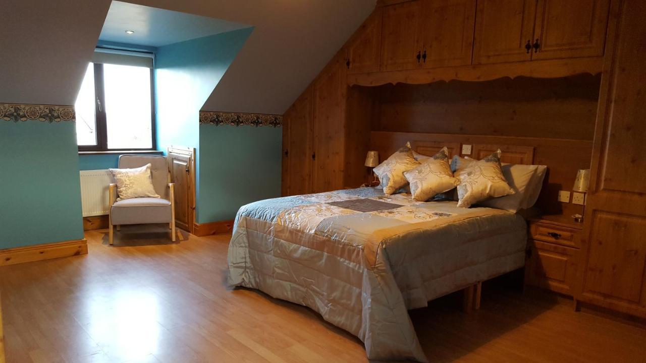Leroy'S Lodge Headford Exteriör bild