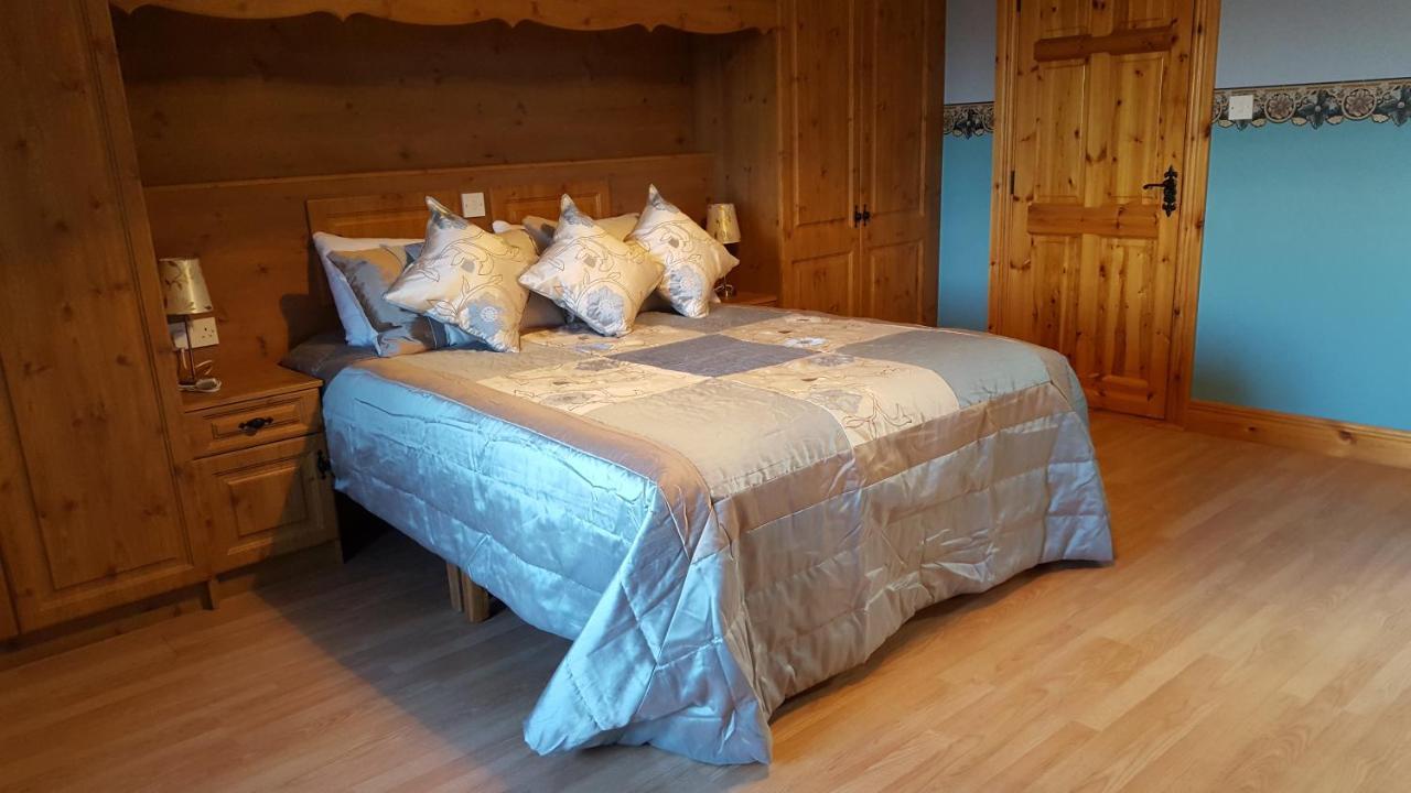Leroy'S Lodge Headford Exteriör bild
